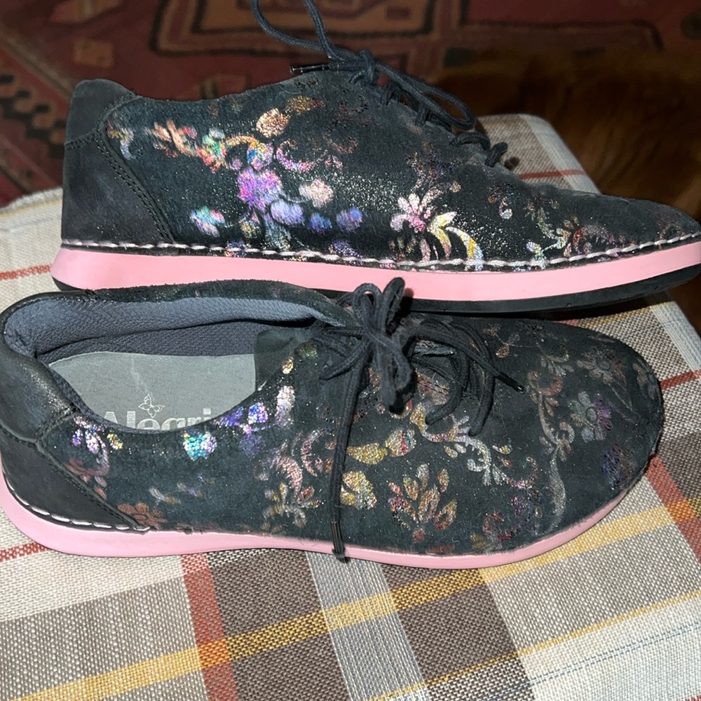 Alegria leather tie shoes